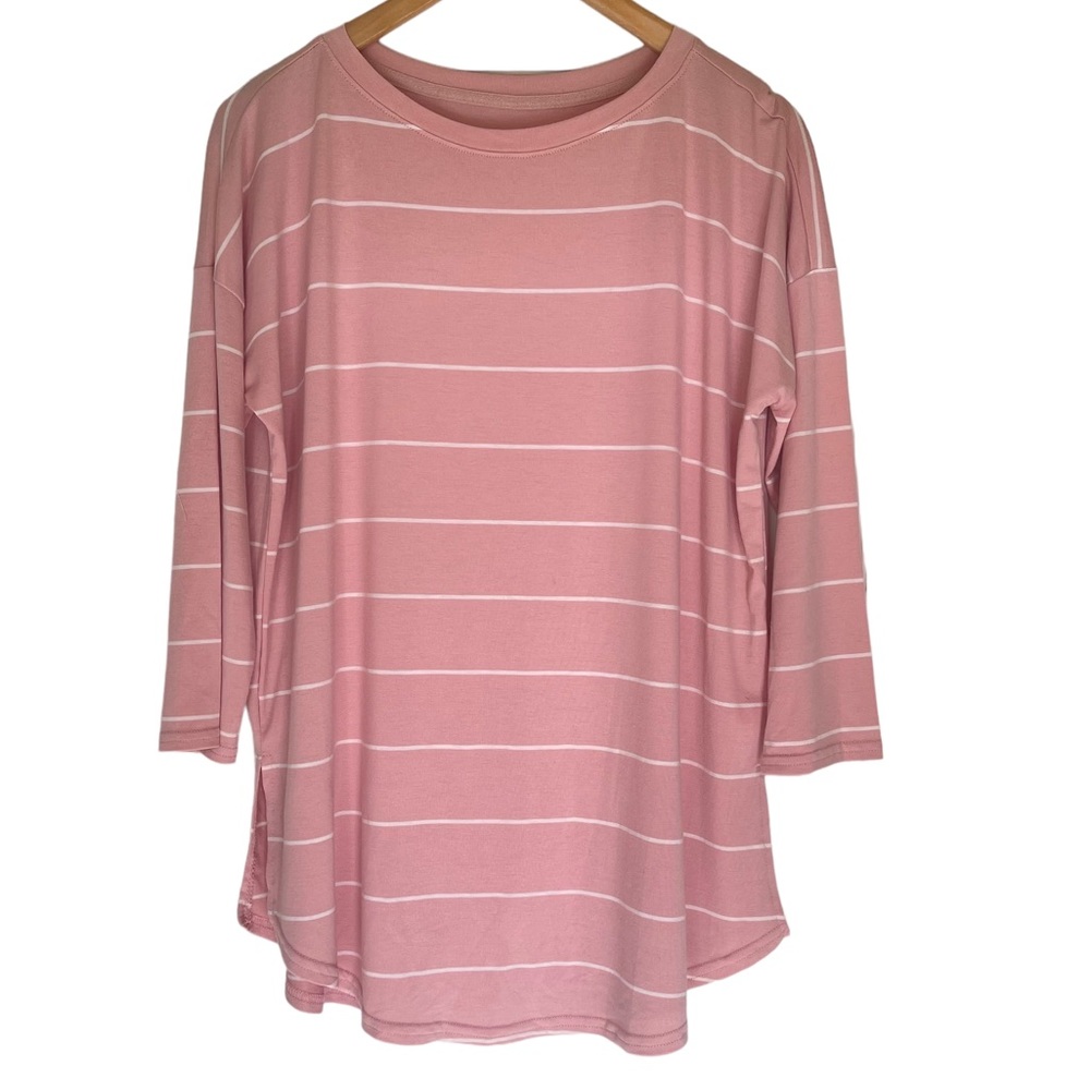 Unbranded   Oversized Pink Tee w Narrow White Stripes  3/4 Sleeves   Size Large